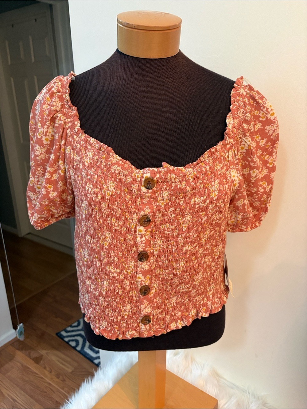 Rewind Smocked Floral Button Front Top – XL – NWT cropped length - Picture 2 of 16